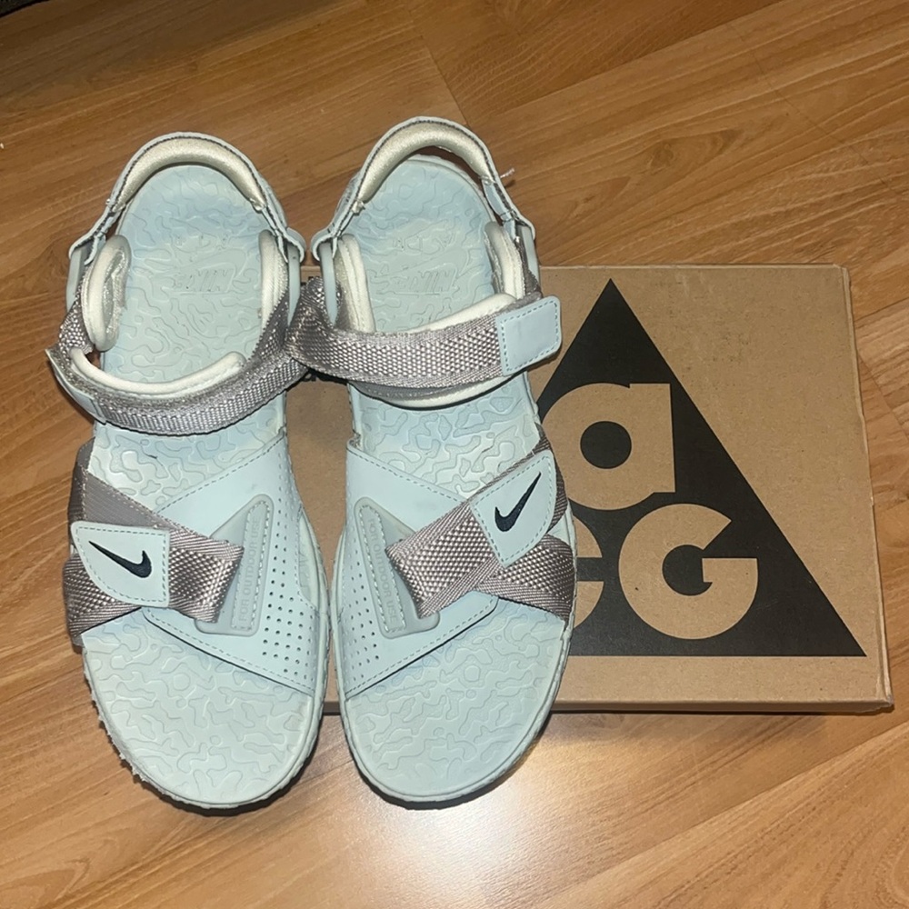 Nike mint ACG air deschutz sandals
